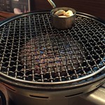 焼肉処　彩 - サムギョプサルのニンニク('16.02)