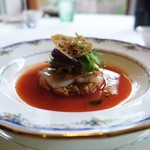 コムシコムサ - 料理写真:クスクスと活けホタテ貝のガスパチョ仕立て