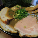 らーめん la.la.la. - 2016年10月23日(日)　ニボパイタン(ニボニボ)＋２周年記念サービスオーケストラ盛り(790円)