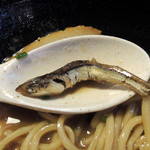 らーめん la.la.la. - 2016年10月23日(日)　ニボパイタン(ニボニボ)＋２周年記念サービスオーケストラ盛り(790円)　煮干し２号