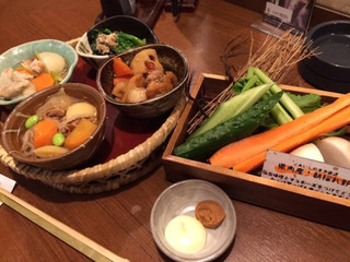 Ishinomaki sakaba wataminchi - おばんざい盛合せと、前菜