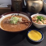 すみれ - ラー博は俺の社員食堂。  平日限定、味噌ラーメソラソチ！  今日もマーボー丼を選択。こう寒くなってくるとアシアシの味噌ラーメソがイイね！