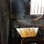 しげ吉 - うなぎを焼いている様子！