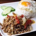 タイ居酒屋　藤田 - ガパオライス　鶏肉のバジル炒めごはん