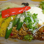 ＲＦ１ - ピリ辛ミンチ豆腐と夏野菜のプレート