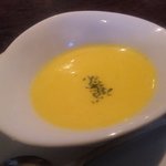ビストロＲ - かぼちゃとにんじんのスープ