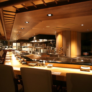 An overwhelming number of private rooms and seats. A calm Japanese interior that decorates various scenes