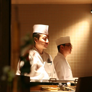 伝統の海鮮・道産素材を炉端焼きで楽しむ。北海道と言えば炙屋！