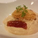 ラ ヴィオレッタ - ロイヤルミルクティーのパンナコッタ　きび砂糖のキャラメルジェラード添え