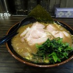 あか坂 わいず製麪 - デフォルトラーメン750円(税込み)