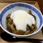 仲佐 - 蕎麦三昧「きのこのそば雑炊の山かけ（ナメコ）」