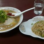 大黒ラーメン - 辛し味噌が、いい味ですよ！！