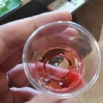 黒酢の郷 桷志田 - 「生フルーツ黒酢」の試飲、口当たりが良くて美味しい♪