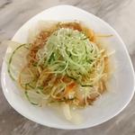 Yum Cha - sesame chicken fice noodles salad