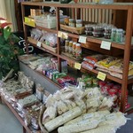 あそ路 - レジの横ではたくさんの商品が売られてます