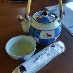 あそ路 - お茶。　オシボリはくまもんプリント