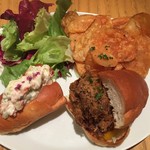 デイビット・マイヤーズ カフェ - サンドイッチ ハーフ&ハーフ（はロブスターロールとプルドポークサンド）1,700円（+税）