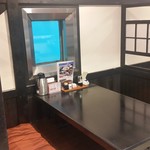 海中魚処 萬坊 - 海中席の小上がりの座敷席