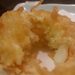 海中魚処 萬坊 - 中のイカのすり身は、揚げることでさらにムッチリとした食感になってました