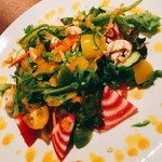 12種類の野菜で豚肉が10倍美味しくなる農家さんから届くしゃきしゃきサラダ 820円