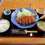 とんとん農場レストラン - ロースかつ定食