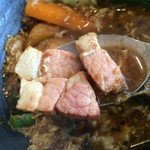 一文字カリー店 - 【2016年08月】ベーコンエッグ(辛口)、パッと見はわからなかったけど、ベーコンいました(笑)。