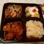 中華彩園 - ミニチャーハン焼きそば弁当