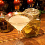 Gatito - 静岡産の生わさびをテキーラに漬け込んだ「わさびマルガリータ」。驚くほど清涼感のある香り！