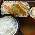 おふくろ - トンカツ定食 500円(税込)