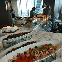 The Living Room with SKY BAR - 