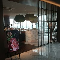 The Living Room with SKY BAR - 
