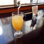 ニイガタ ピッツェリア ベントエマーレ - グレープフルーツジュース
      