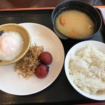 Hotel Nikko - 茹で卵、ちりめんじゃこ、梅干し、味噌汁、ご飯