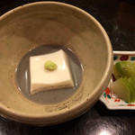 懐石料理 はし本 - 胡麻豆腐 黒胡麻すり流し、生搾菜