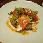 部位ごとに調理法を変える豚肉専門店 グロワグロワ - 本日のサラダ