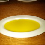 自然派ワイン＆ナチュラルチーズ vinvino - フォカッチャ用オリーブオイル