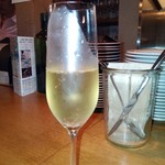 自然派ワイン＆ナチュラルチーズ vinvino - 白泡