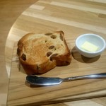 珈琲屋 めいぷる - レーズントースト：200円