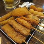 串カツ田中 - 串カツはいっぺんに出て来ます...