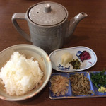 萩八景 雁嶋別荘 - 自家製ちりめん山椒茶漬け