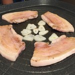 はっぱや - 厚切りバラ肉のサムギョプサル！