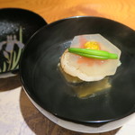 炙り帆立、青海苔生麩、ズワイ玉子豆腐の椀