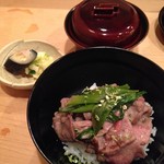 祇園にしむら - 京都牛の牛丼 留椀 香の物