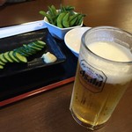 京王高尾山温泉 極楽湯 - 生ビール、枝豆、キュウリの一本漬け