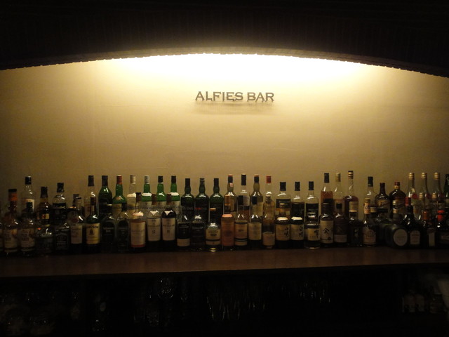 ALFIES BAR photo 5