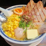 らーめん すみれ - 新味噌Ⅱ+厚切りチャーシュ+コーン+バター