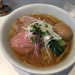 鶏そば塩、味玉入り