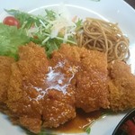 Hirota - とんかつ定食(税込み980円)　ご飯は大盛(税込み1080円)