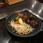 Hakoko Yanen - 牛フィレひとくちステーキ