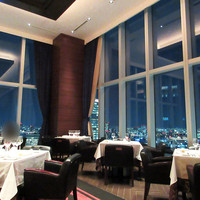 SINC BISTRO - L字に広がる夜景